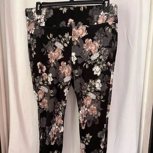 Torrid floral print pixie pant